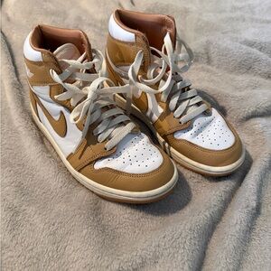 Jordan Women's Sneakers - White and Tan